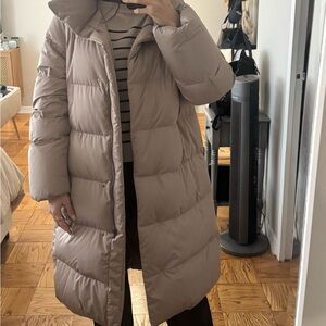 Uniqlo Long Puffer Coat in Taupe